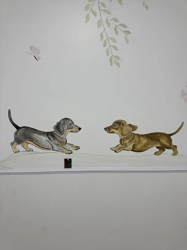 Mural cachorros salsicha brincando quarto infantil em Goiânia, pintura à mão por Art Laurenn