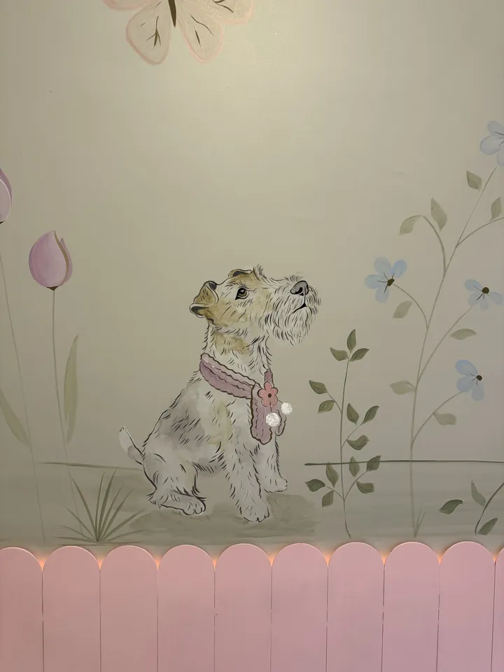 Pintura parede cachorro schnauzer quarto menina em Goiânia, pintura à mão por Art Laurenn
