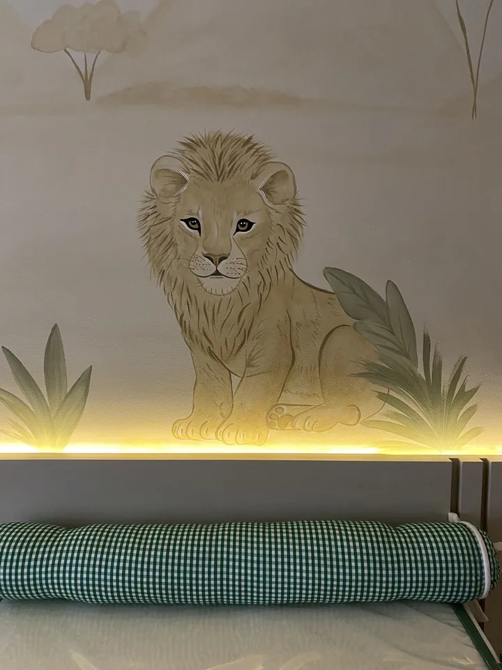 Pintura parede leao quarto infantil em Goiânia, pintura à mão por Art Laurenn