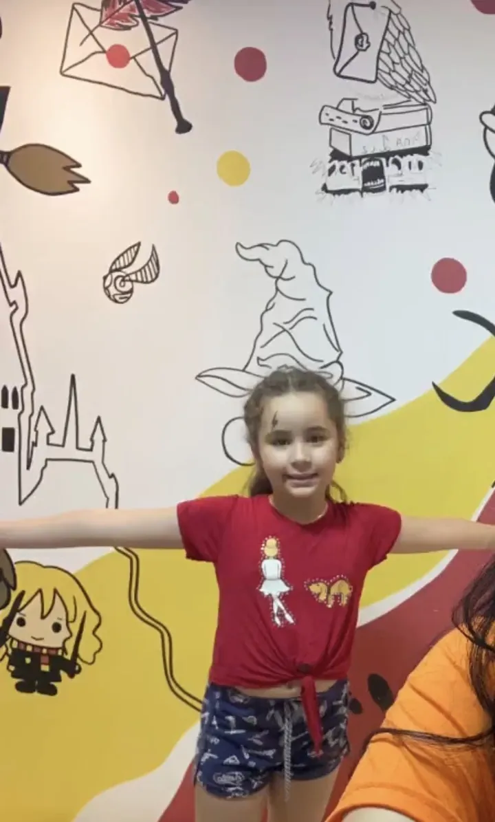 Reação criança mural Harry Potter pintado pela Art Laurenn em Goiânia