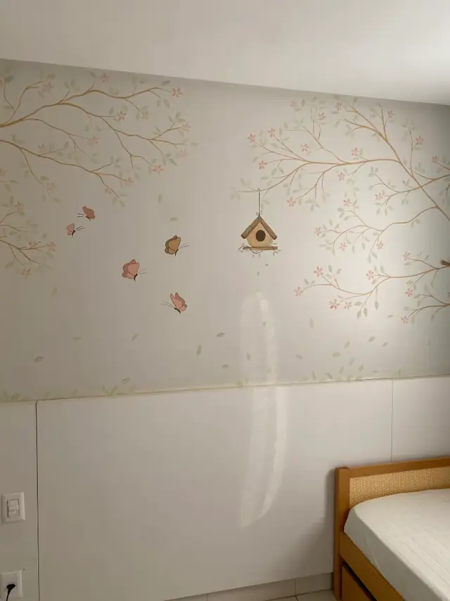 Pintura parede galhos floridos casinha passaro em Goiânia, pintura à mão por Art Laurenn