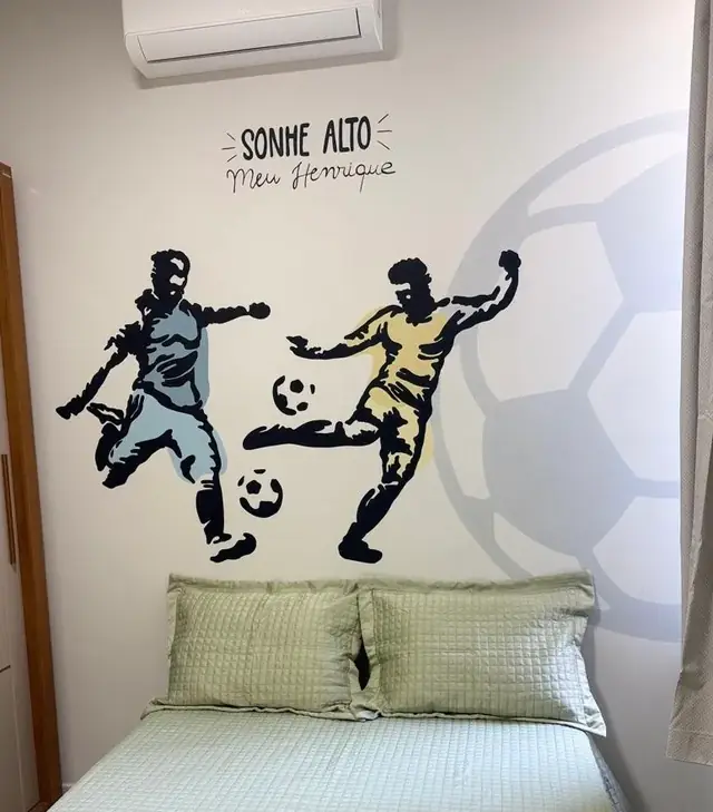 Pintura parede quarto menino futebol sonhe alto em Goiânia, pintura à mão por Art Laurenn