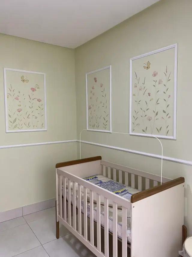 Pintura quadros florais quarto bebe menina em Goiânia, pintura à mão por Art Laurenn